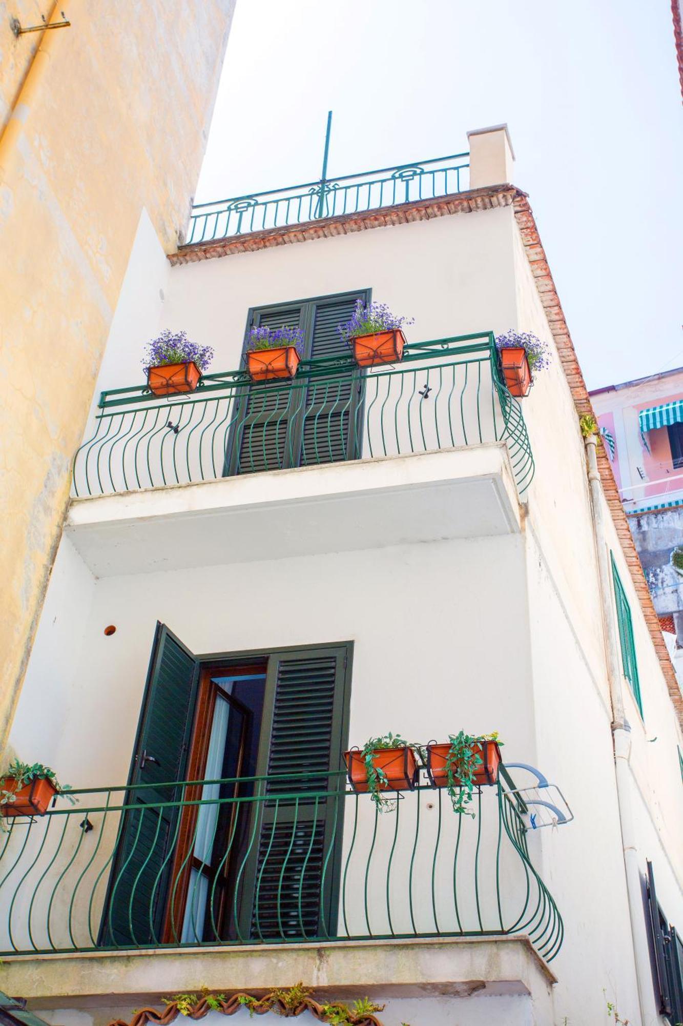 Amalfi Apartments Design Centro Storico Exterior foto
