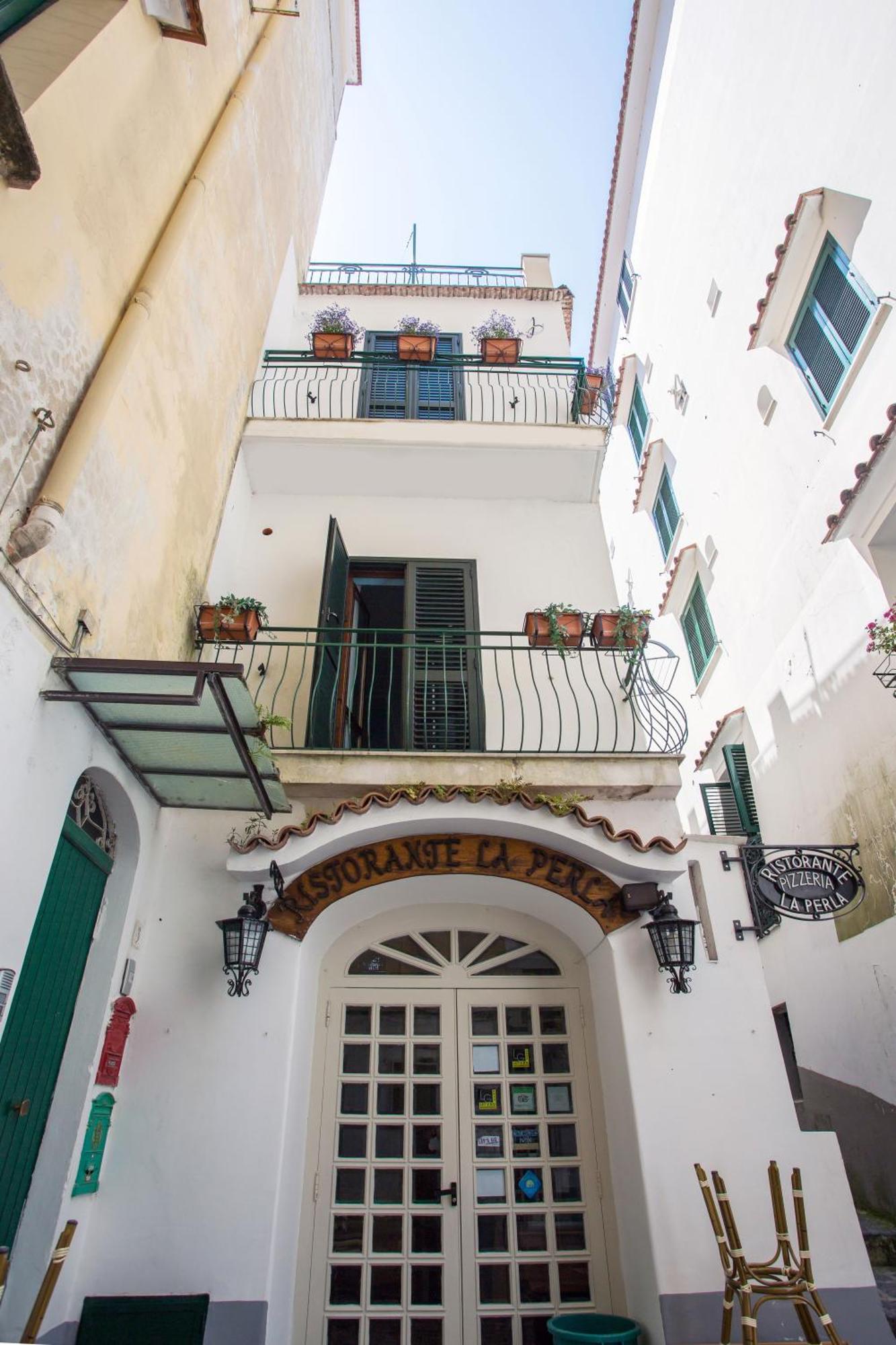 Amalfi Apartments Design Centro Storico Exterior foto